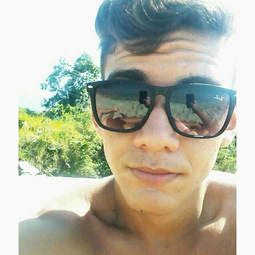 EuBoyBelieber's profile picture. I'm a Belieber ♥ / irmã te amo @TamaraSanttana ♥ ♥