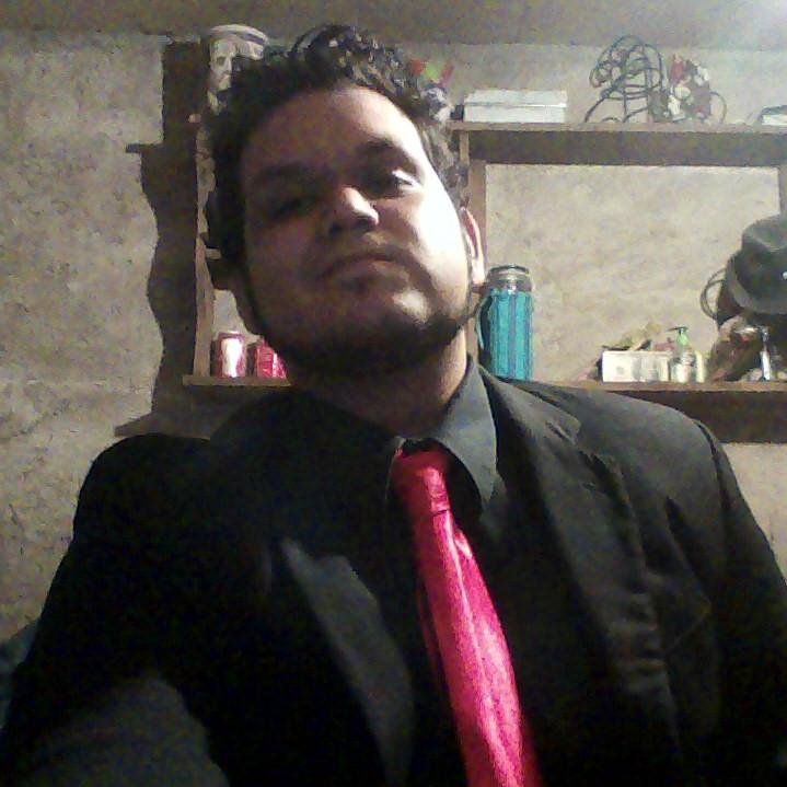 DanieelLpz's profile picture. Amante de muchas historias e histerias.