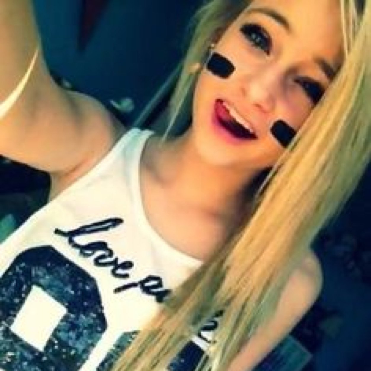 I love magcon ( Matt Esposia),Bows, cheerleading, and just girly things!!! Pls follow and i will love u 4ever  ok bye