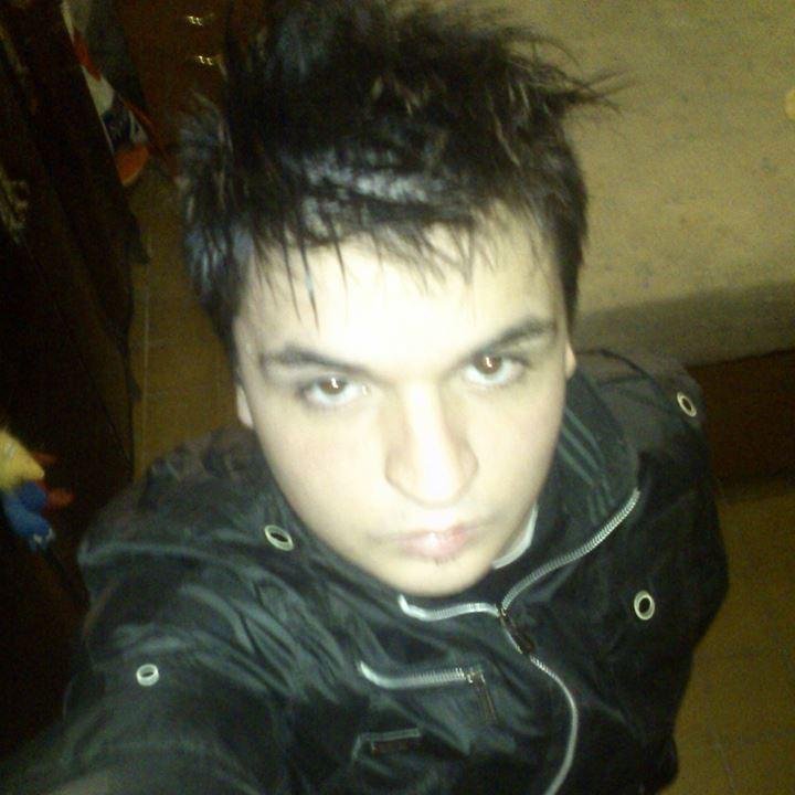 TENGO 27 AÑOS                        CÓRDOBA,  SOLTERO
