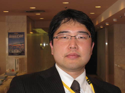 外国人の在留手続（VISA）を中心に、神奈川県で行政書士をしています。神奈川県行政書士会副会長・神奈川行政書士政治連盟副会長。日本行政書士会連合会国際・企業経営業務部国際部門部員。プロ野球（ヤクルト）やプロレス、あとSKE48についてつぶやいてるのも同一人物です。