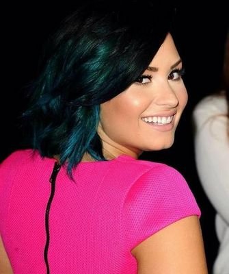 Faz de conta que aqui tem uma bio interessante... okay?! *-*