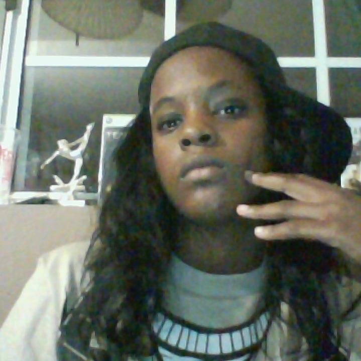waz up ma skaters and dubstep lovers i hope random people follow me i dont care how old u are just follow me i love everyone no matter what:) #yolo shwag!!
