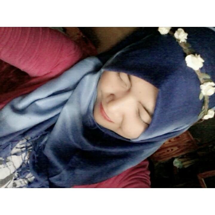 SPREAD POSITIVITY, SMILE AND LOVE.  ❤ * Positive Thinker * Friendly * Happy-Go-Lucky * Mama's Girl * Believer of ALLAH * ツツツ