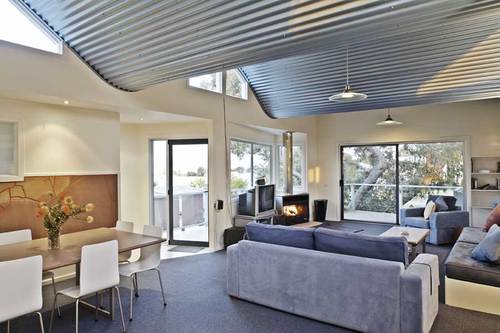 Luxury pet friendly accommodation in Apollo Bay, Great Ocean Road, Victoria