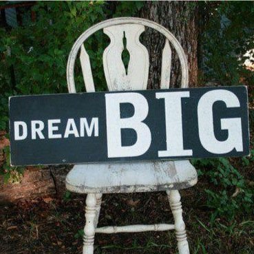 SuzanneLuker's profile picture. 