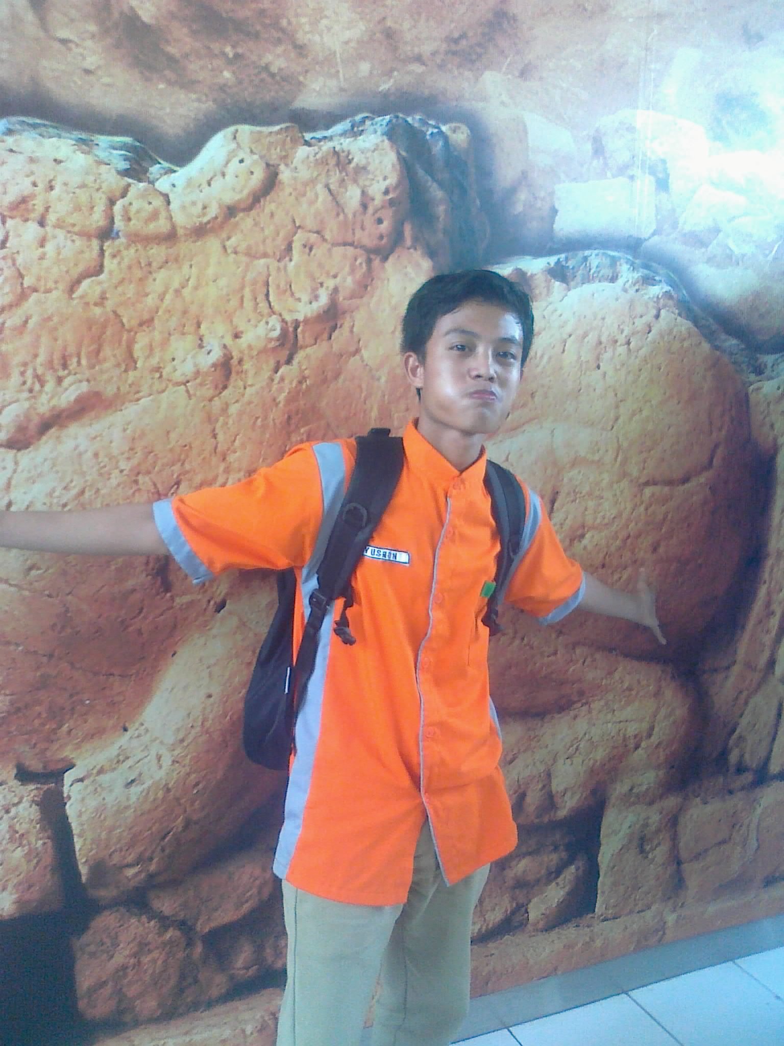 yusron15_01's profile picture. Madridista (Real Madrid C.F.)
#HalaMadrid

my birthday: 15 January 2000

“Be a strong wall in the hard
times and be a smiling sun in
the good times.”