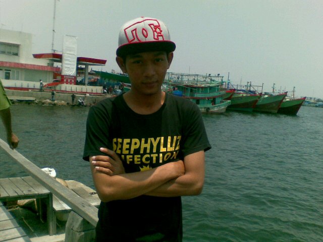 sigitmbois93's profile picture. PERNAH GANTENG tapi hanya sampe 3 SD :)
