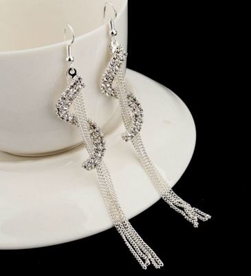 We are a online fashion accessories store that brings in the latest trends and fashion.