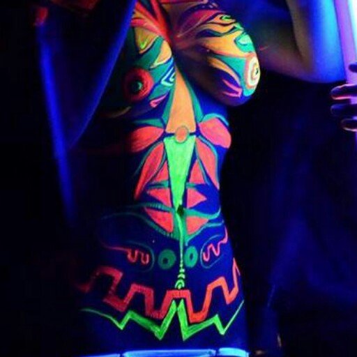 TurnT8T's profile picture. You will find attractive ladies who show their glamorous dresses, wonderfull curves and fabulous styles.