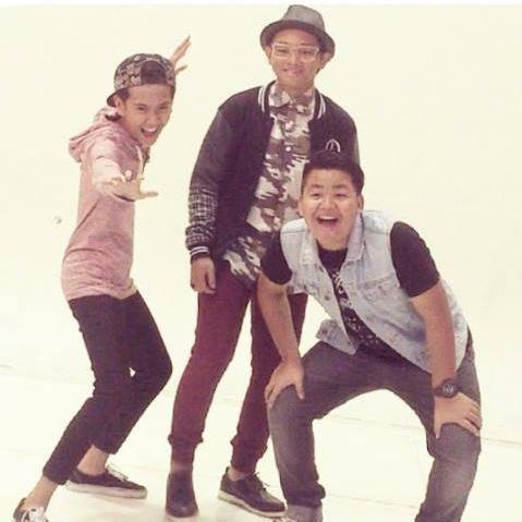 I'm from INDONESIAN AND i'm MOSLEM!
EXOL!
COMATE!
KPOPERS!