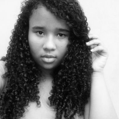 Paula lins de Oliviera.                                                                     18 anos.               Bombeiro civil.              ji-parana RO.