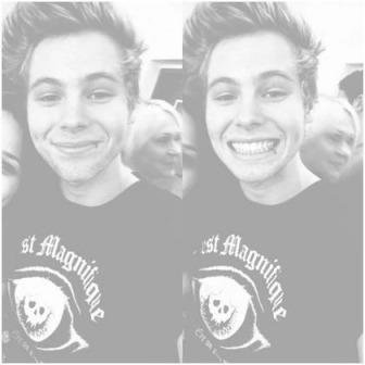 • I have a mess in my head •                                                 my idols are my inspiration