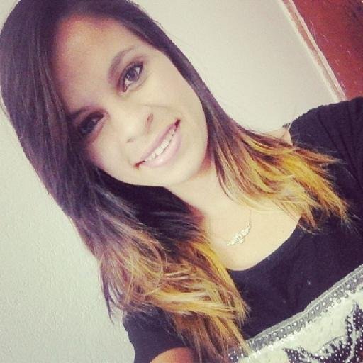 “O que a gente gosta, a gente guarda. Quem ama a gente, a gente cuida. E pro resto a gente mostra a língua.”
— Cassia Eller