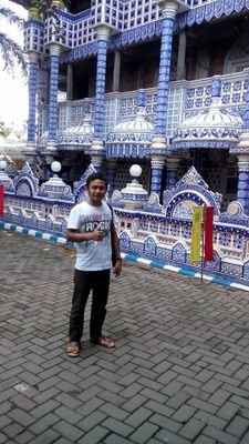 selalu tersenyum