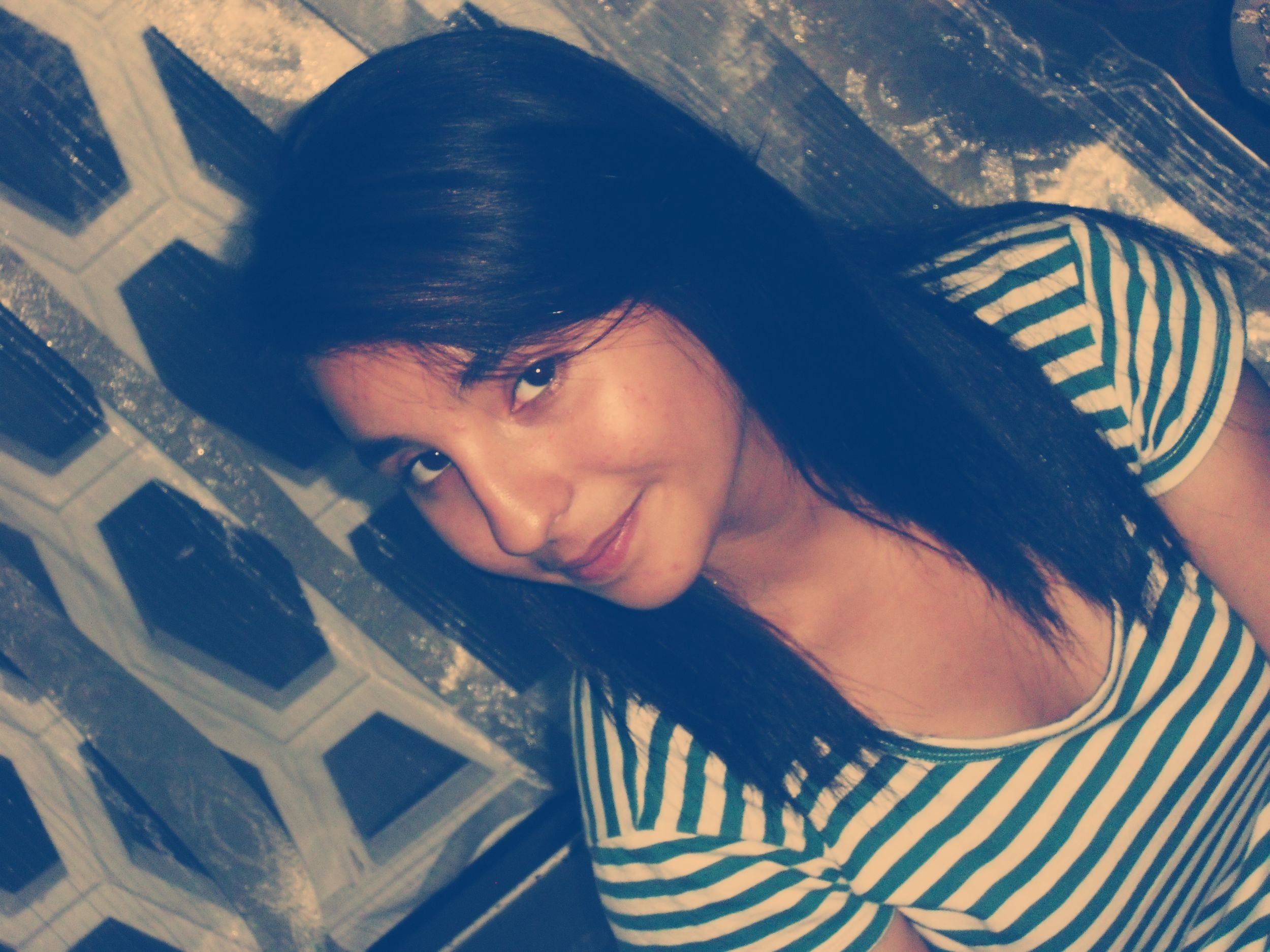 LoulaBA695's profile picture. I'm from Tunisia and i'm crazy about Bollywood my favourite acter is Shah Rukh Khan 3 3