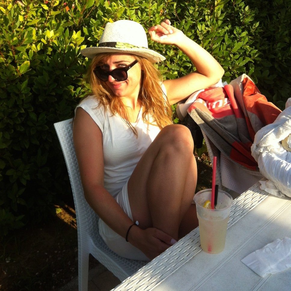 KlaudiaMJKobos's profile picture. Musician..pianist, conductor, singer and composer, text writer. Whether you love me or hate me, I'm still gonna shine like the sun.