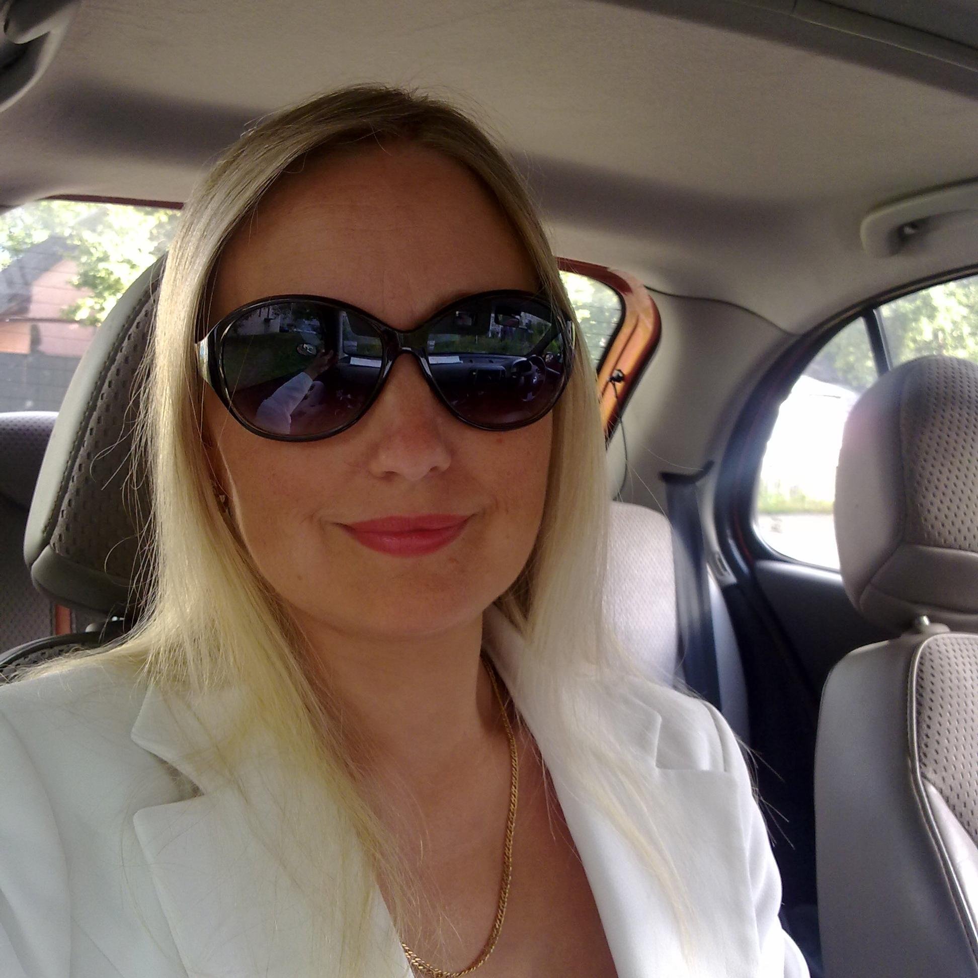 alina112870's profile picture. 