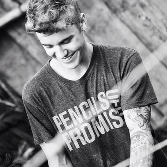 30.3.2013= I SAW JUSTIN IN VIENNA! THE BEST DAY! HE IS MY LIFESAVER THE REASON WHY I SMILE MY WORLD MY EVERYTHING