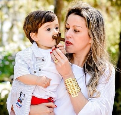 Por sobre as nuvens, existe um lindo céu, maravilhoso céu, morada dos anjos. Criado em 02/11/2014 para a Cantora Católica @AdrianaArydes