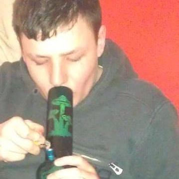 im a musician singer songwriter giutarist drummer bassist and pot smoker
