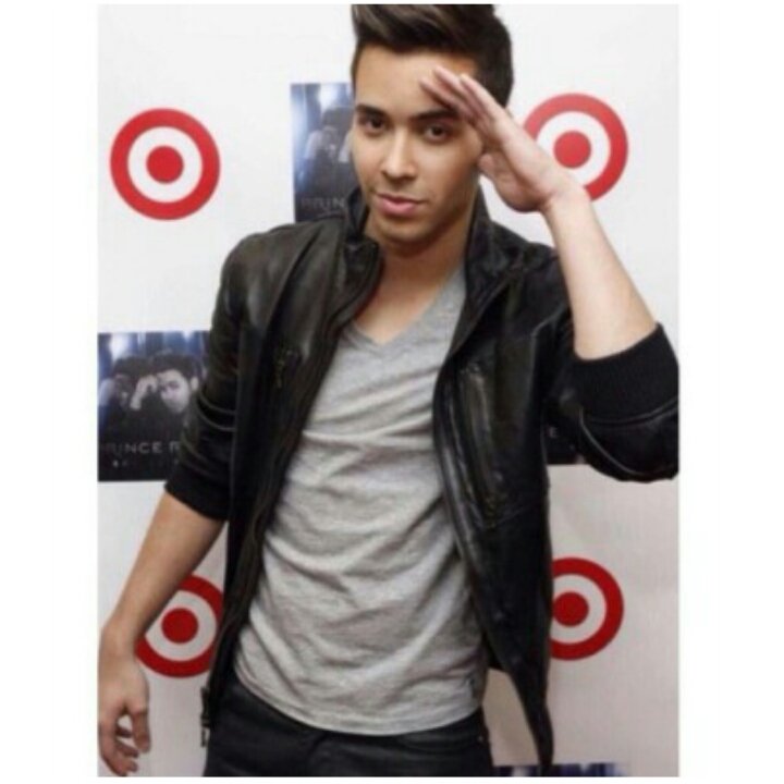 Ser roycenaticas no es un juego es un sentimiento !! Club de Fans PRINCE ROYCE✌⬇⬇⬇FOLLOW↙