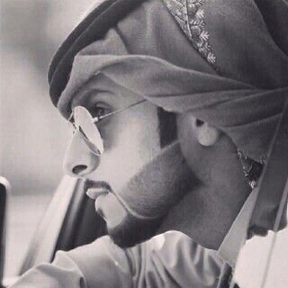 ‏‏‏‏‏‏‏‏‏‏‏‏‏اﺷﺗﻗـت ﻟك ياﻟﻟي ﻋﻟى اﻟبال ﻣرﯾت
    وﺟﻟﺳت اﻓﻛـر ﻓﯾك ﻣـن ﻏﯾـر ﻣدري
حاوﻟت اﺳﻟي خاﻃري ﻋﻧك وازرﯾت
             ﻗﻟﺑيﻣﻋك..ﻣﺷﻏول وياﻟﯾت ﺗدري