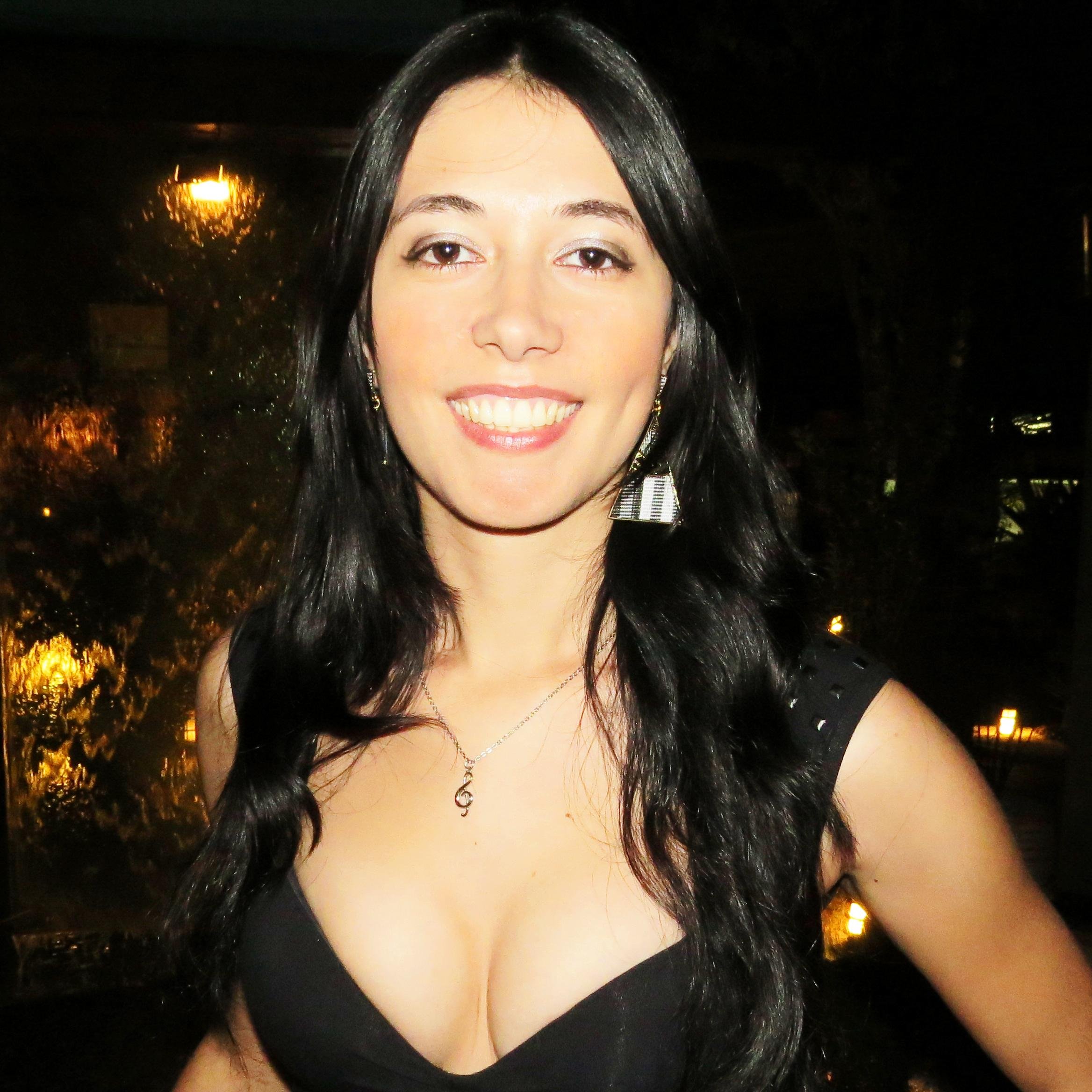 fernandapochini's profile picture. Cantora, compositora e comunicóloga. I'm a singer and songwriter. I had been actress and love dancing. Amo atuar e dançar.