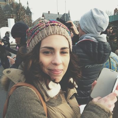 1985Ayse's profile picture. 