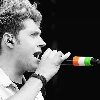 NiallMicrophone's profile picture. 