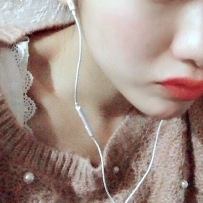 しーちゃんです。 フリーター。 女の子の太ももとおしり萌えちゃう。 たくさんかまってくれる人が好きなの。 ((裏垢☻