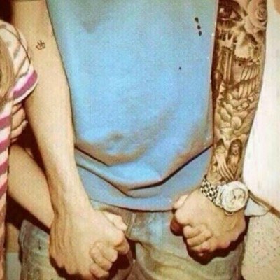 somos beliebers, una familia,juntas somos invencibles! la haces daño a el nos lo haces a nosotras! #Kidrauhl #Bizzle #JustinDrewBieberMallette #WeLoveYou