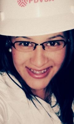 Muy relajada, ya me da flojera rumbear, amo ir a la playa Ingeniera de Gas en construccion :*