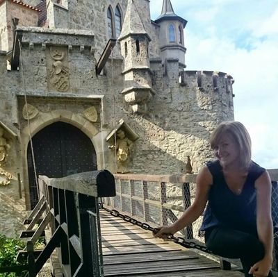 I'm having fun being a researcher in laser systems& being very serious about my hobbies cycling, hiking, theatre, travelling&living in france!