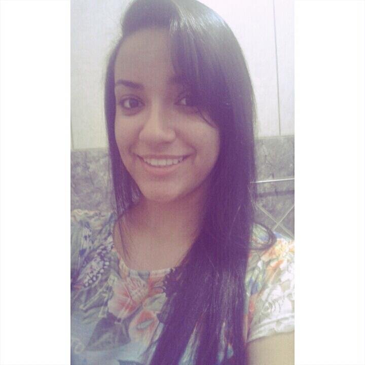 Ele apagou o meu passado, o Senhor mudou a minha história, Não mais vivo eu mais Cristo Vive em Mim ☺