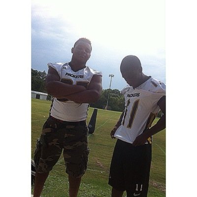I'm a Junior in Highschool. Linebacker for the Colquitt County Packers. God first. School second. Follow me on instagram. _thereal22