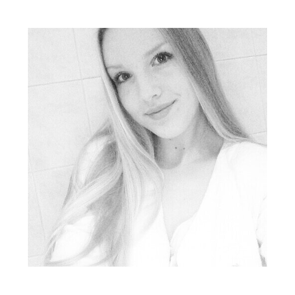 15/feu/ instagram: xandrea_x