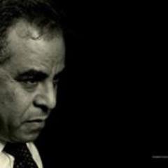 كاتب وأكاديمي