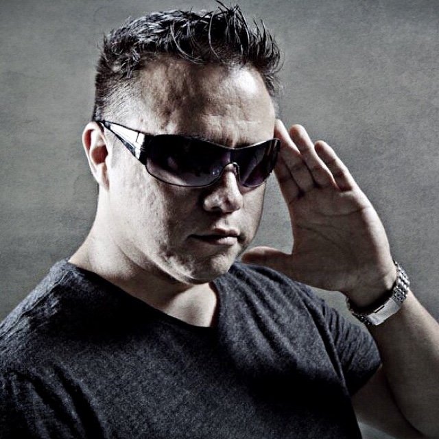 Electronic Music Artist/DJ/Label Mgr w/ EV Music, Pharmacy Music & https://t.co/uPoe3wWVNU. Freelance Photographer & Proud Papa of Twin Boys.
Be Happy!