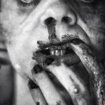 kuyudibi_'s profile picture. Güneş, üzerime soğuk soğuk boşalıyor.