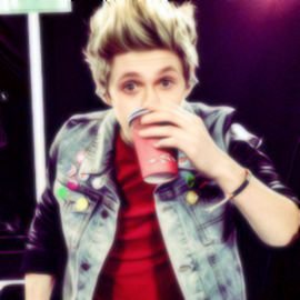 CANSEI DE GENTE DIZENDO É PSICOLOGICO EU JÁ FUI NA TERAPIA SE AMOR PELO NIALL HORAN  FOSSE PSICOLÓGICO EU JÁ TINHA ME LIVRADO DESSA PRAGA