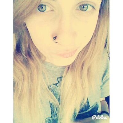 •18% •Música, sol y amigos es todo lo que necesito. •'Me llaman fría sin saber que el hielo también quema.'