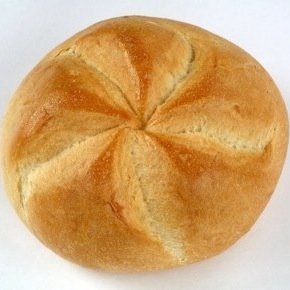 Hallo!! Bin ein krustenreiches, knuspriges, sternförmig eingeschnittenes Weißgebäck! \o/