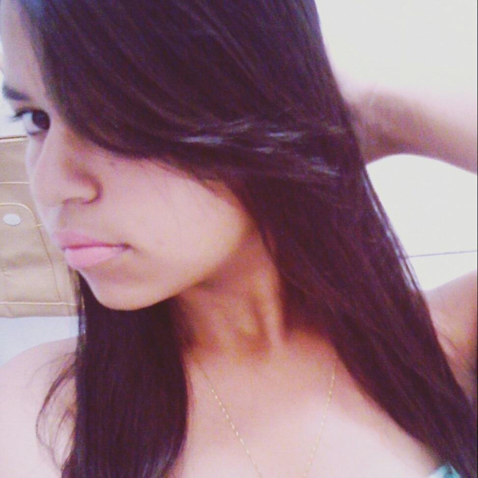 Atriz, famosa e bem sucedida ! Ok, não é meu caso, mais sou gente boa (: