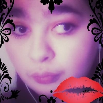 Follow me, I follow back 110% Girlfriend, friend, best friend, sister, daughter, granddaughter, and great granddaughter of many. You know me well, maybe.