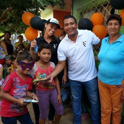 roflosi22's profile picture. #LasIdeasFloren es Un Movimiento Social que Busca Construir & Transformar Sociedades.  #SomosNuevaCiudadania