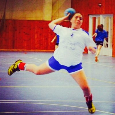 Estudiante de emergencias sabitarias 
Jugadora de balonmano 
Encantada de la vida