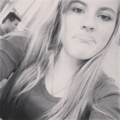 bailar es mas que un par de pasos por que con el baile expresas mas que mil palabras simplemente comunicas lo que te sucede con el cuerpo
