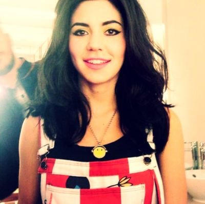 Cousin Of Max, Phoebe, Nora, and Billy, but I like food more than them. @xMoonFclse is too cool fo you.