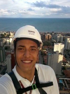 Filho, esposo, Animado, irritante, vascaíno e Apaixonado por Futebol (Americano) e Engenharia